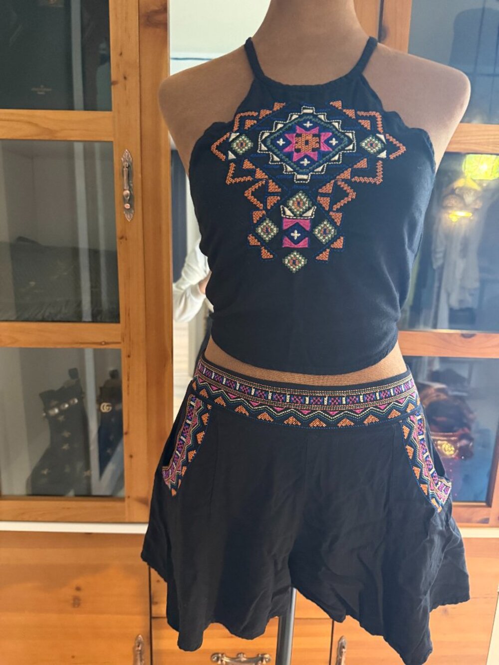 Hollister Embroidered Shorts & Top Set Size XS